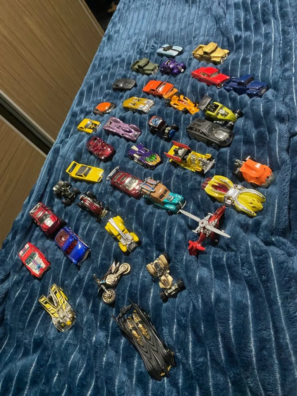 Coleção Exclusiva de Carrinhos da Hotwheels (37 unidades)