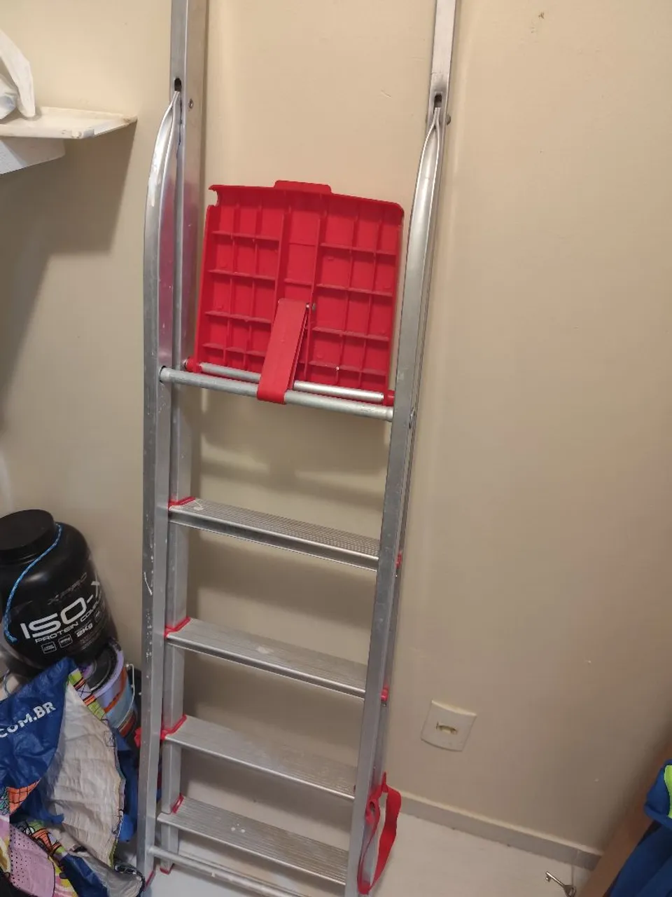 Escada de Alumínio Dobrável