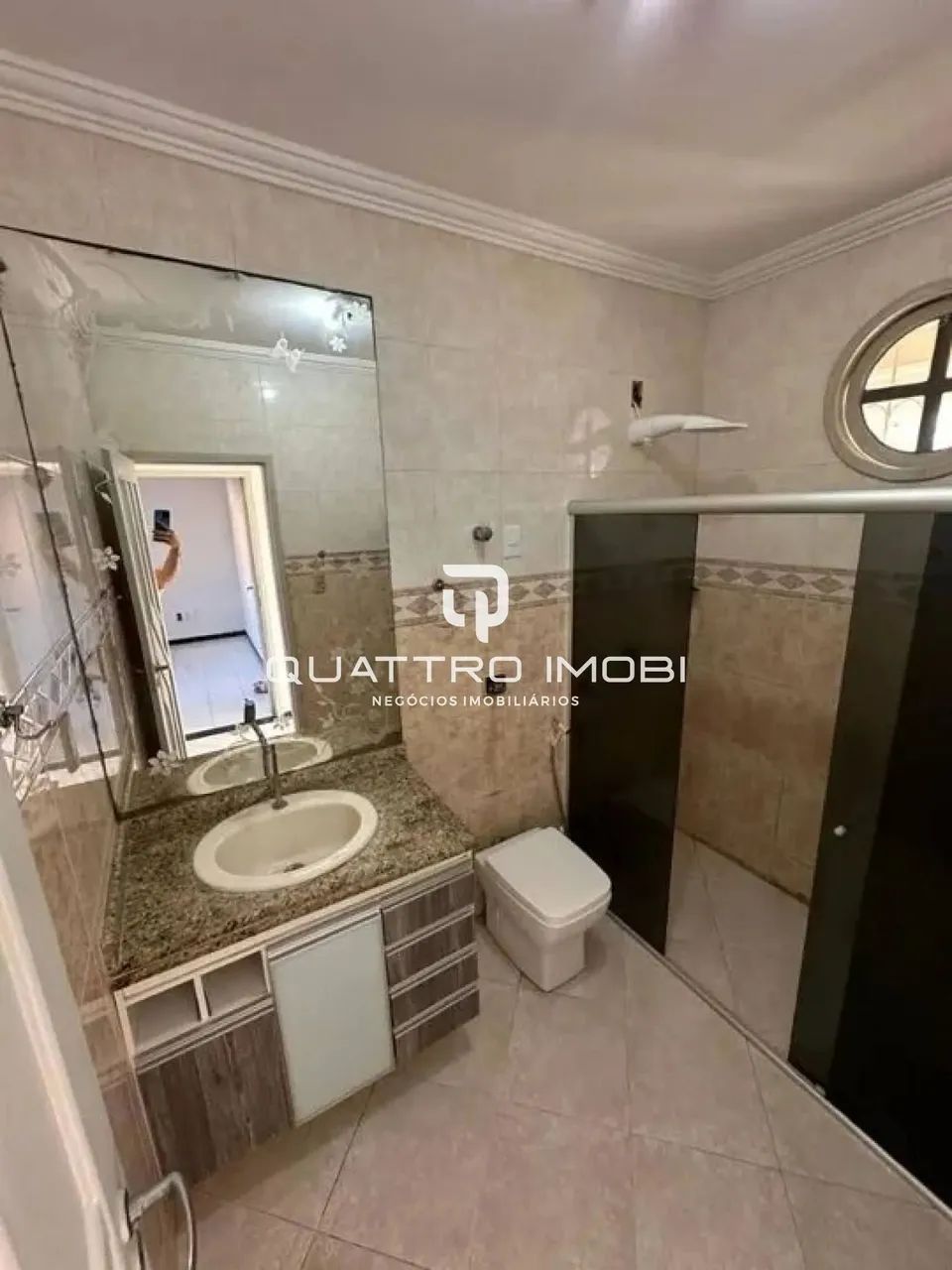 Casa Com 4 Quartos 1 Suítes Dependência Completa E Pontos Comerciais No AeroportoDoris::0u