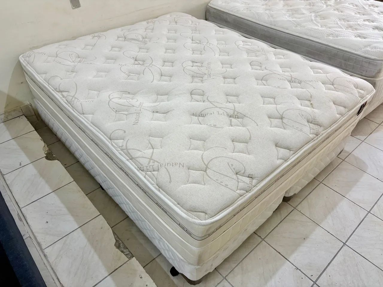 Cama box de casal Queen  , cama Queen bipartida 