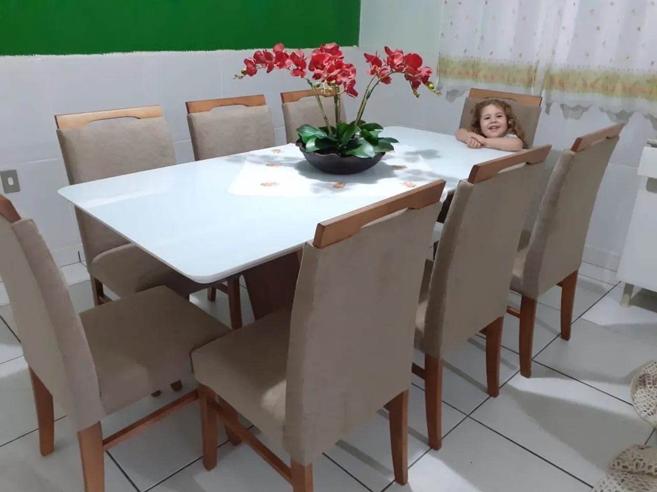 Mesa de Jantar com 8 Cadeiras para sua Casa
