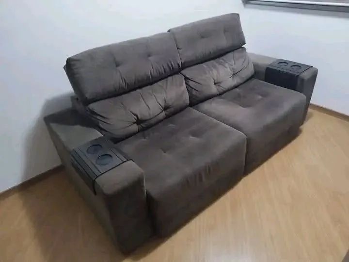 Sofá bonito e conservado! 64374699536002121