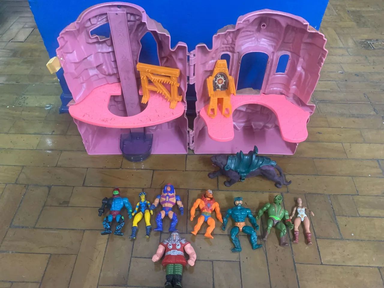 Castelo da She- ra + 9 bonecos - Foto 2