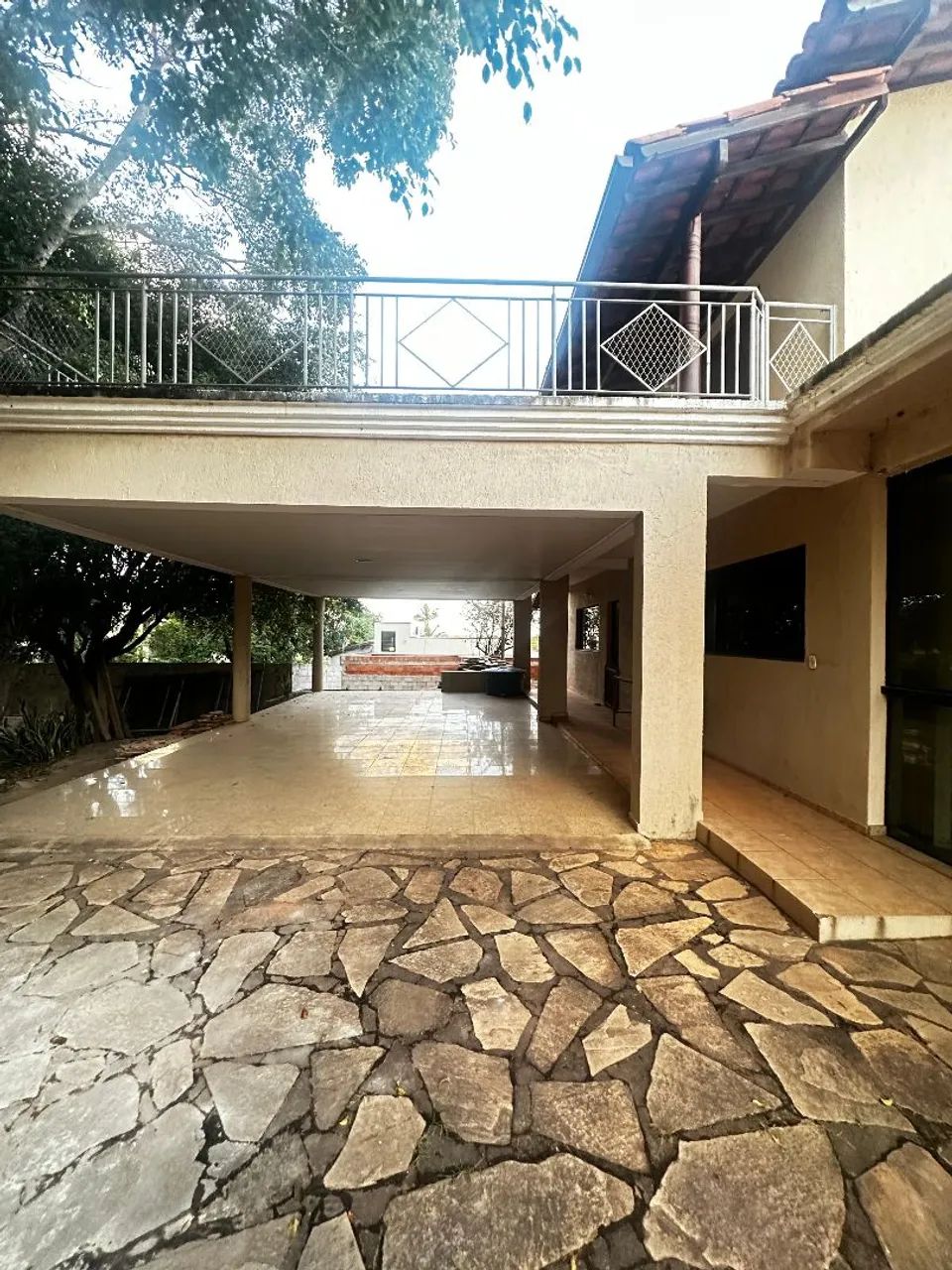 OPORTUNIDADE NA ARNIQUEIRAS - CASA COM 6 QUARTOS - Foto 2