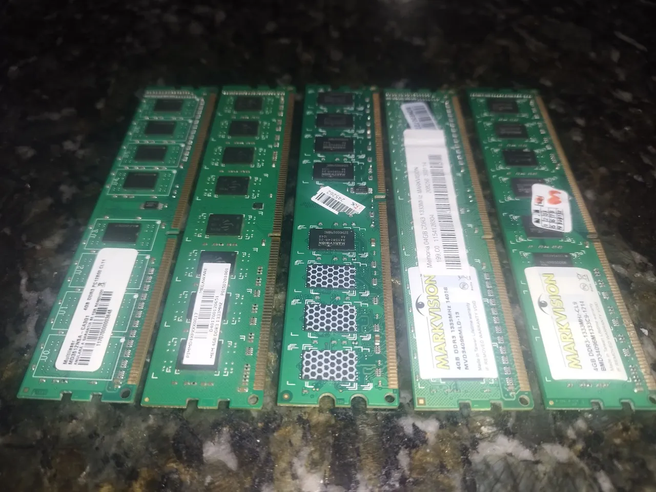Memórias RAM DDR3 4GB 1333MHz - Markvision e Multilaser