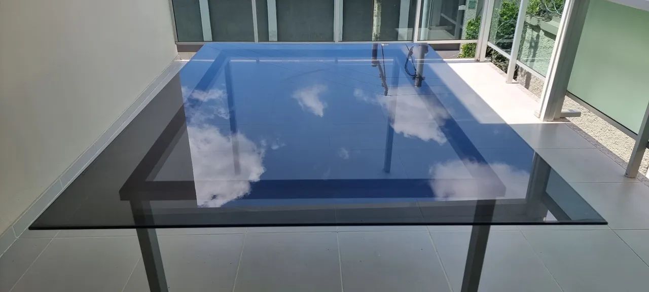 Mesa de vidro temperado transparente