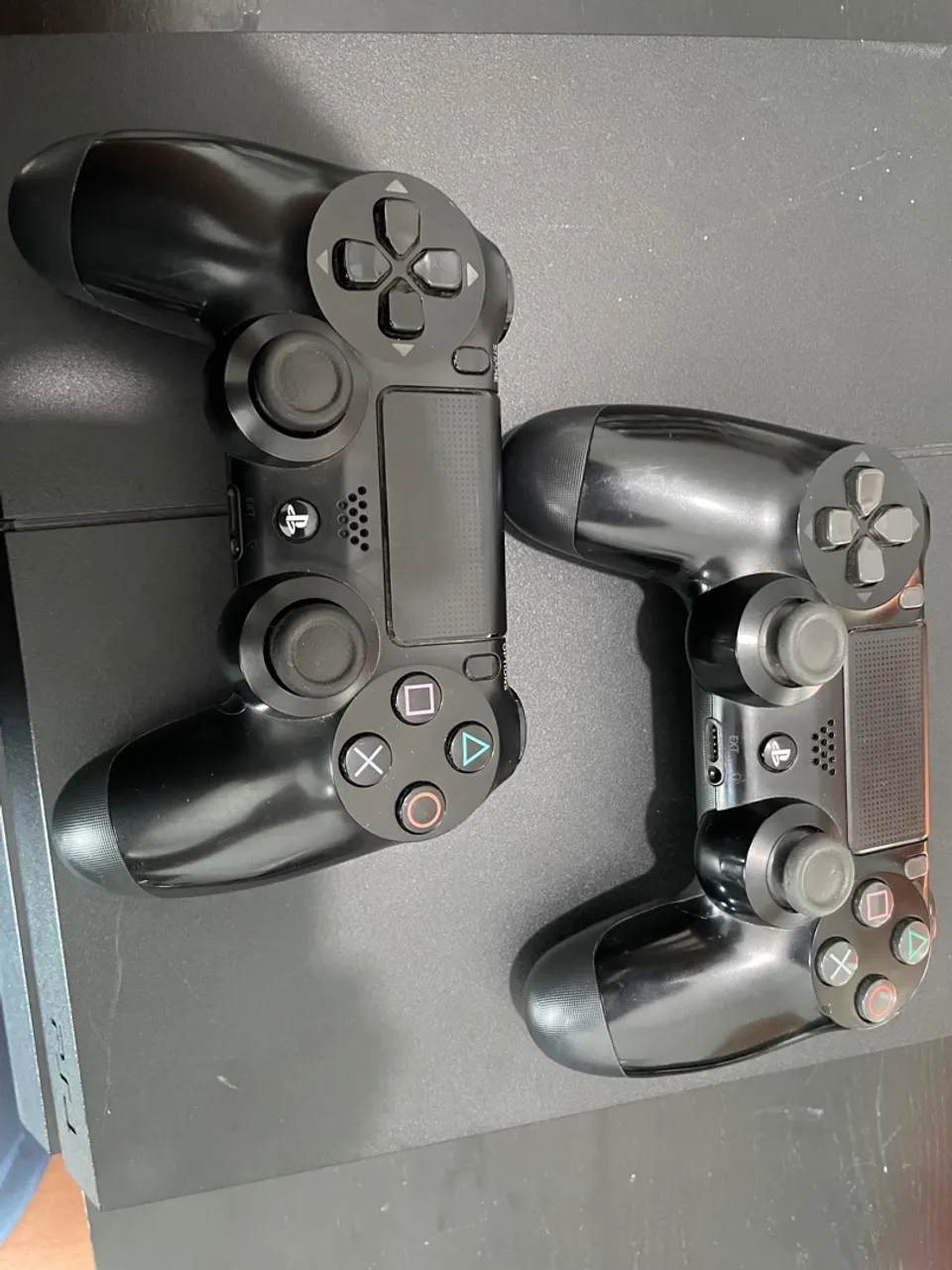 PlayStation 4 - PS4 + 2 Dualshocks completo