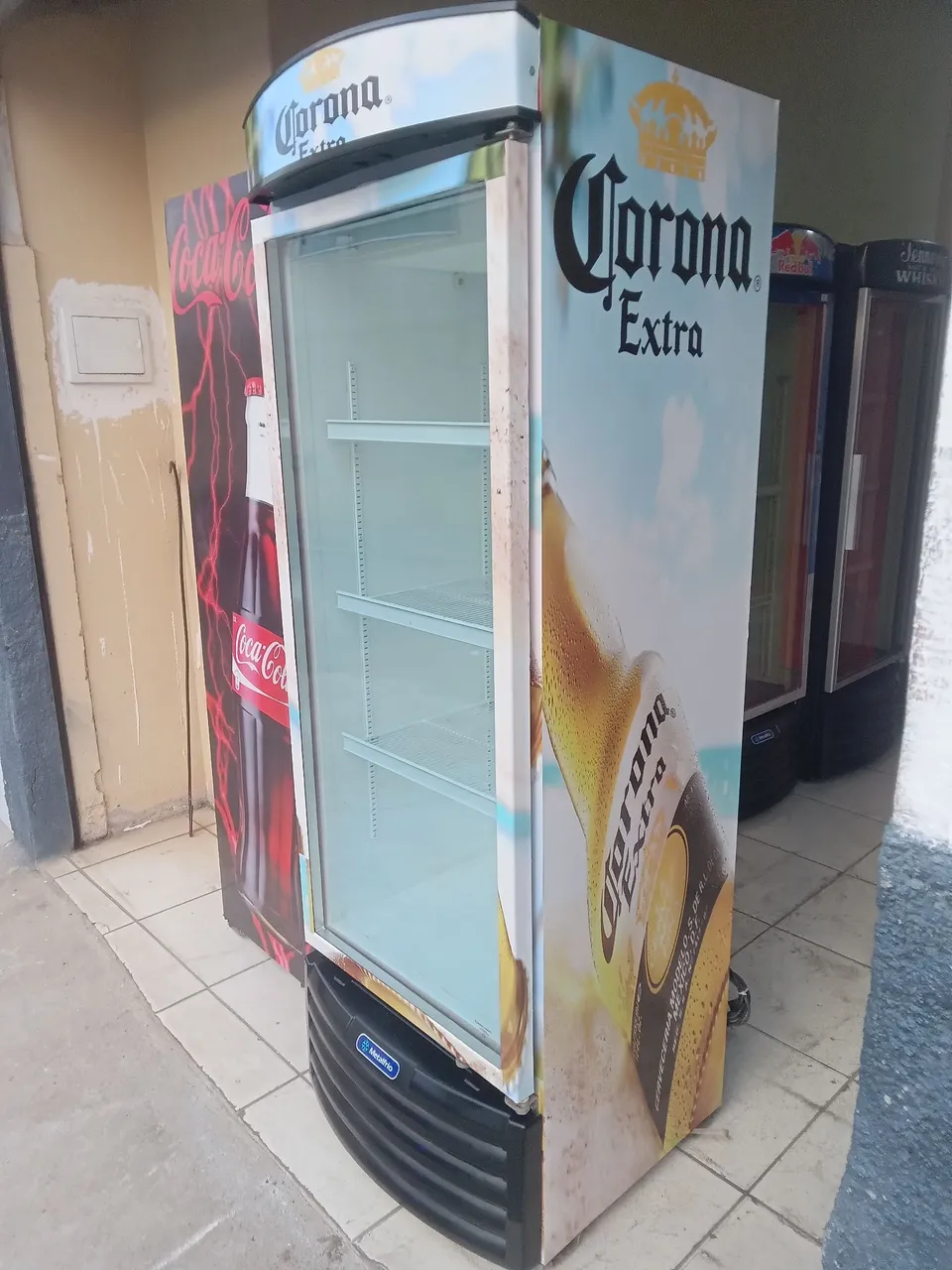 Geladeira Expositora Corona Extra metalfrio - Perfeita para seu negócio!