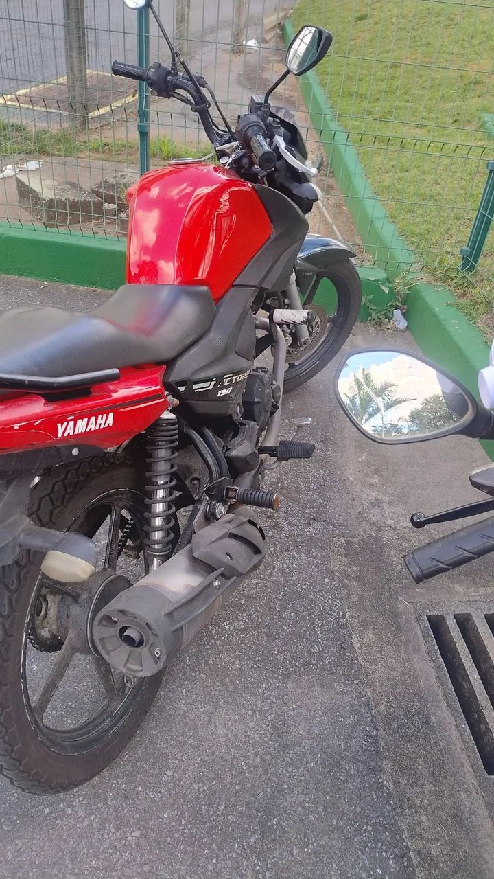 Vendo ou troco por carro.