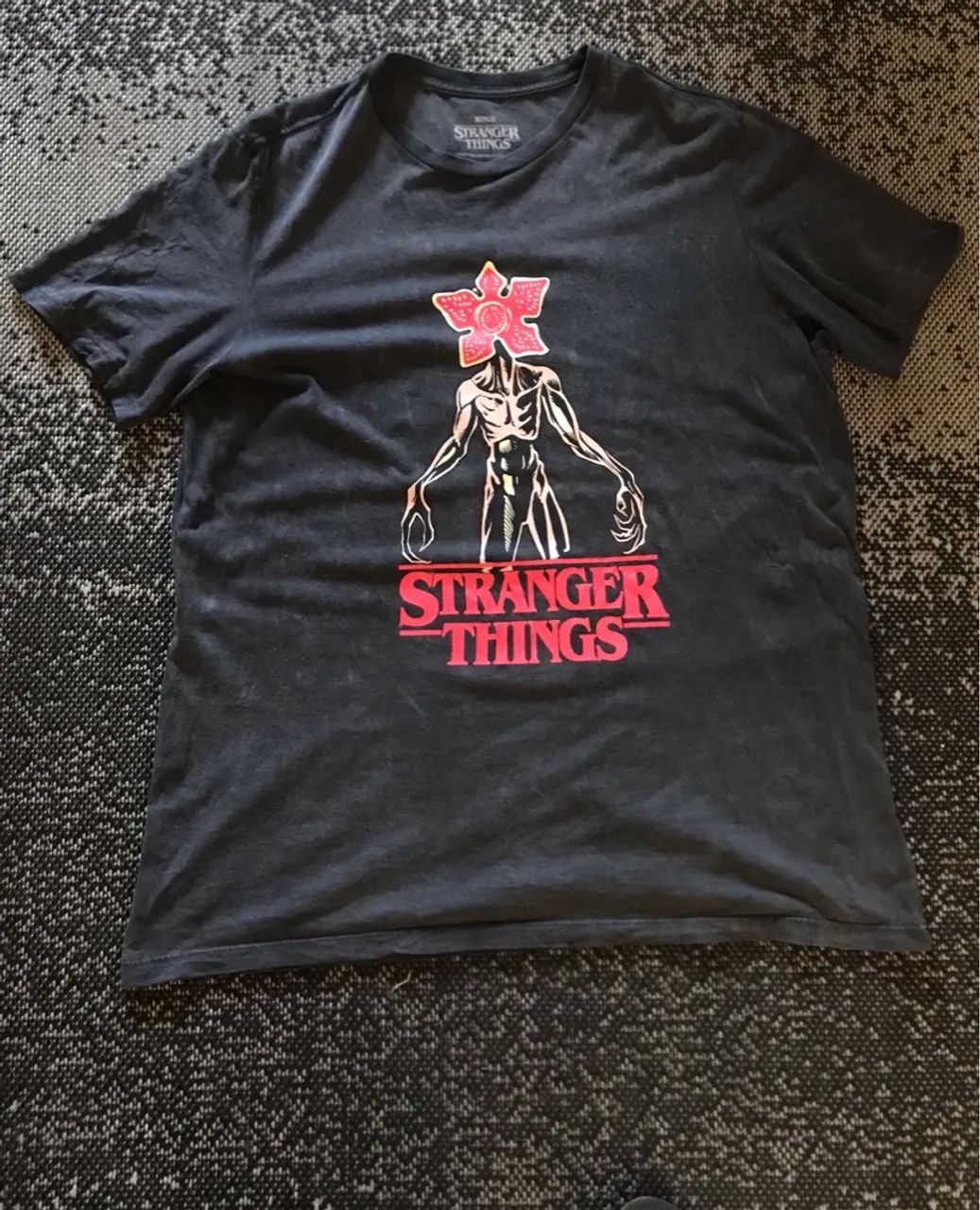 Camiseta stranger things demogorgon GG