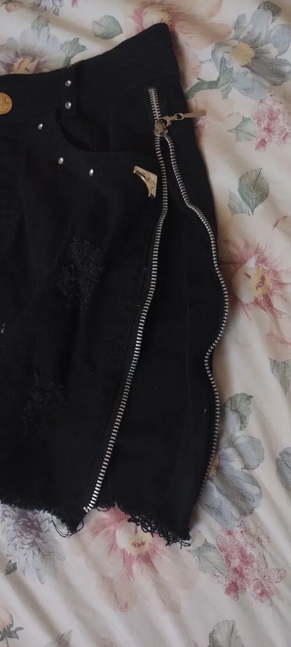Saia Jeans Preta com Zíperes e Detalhes - Foto 3