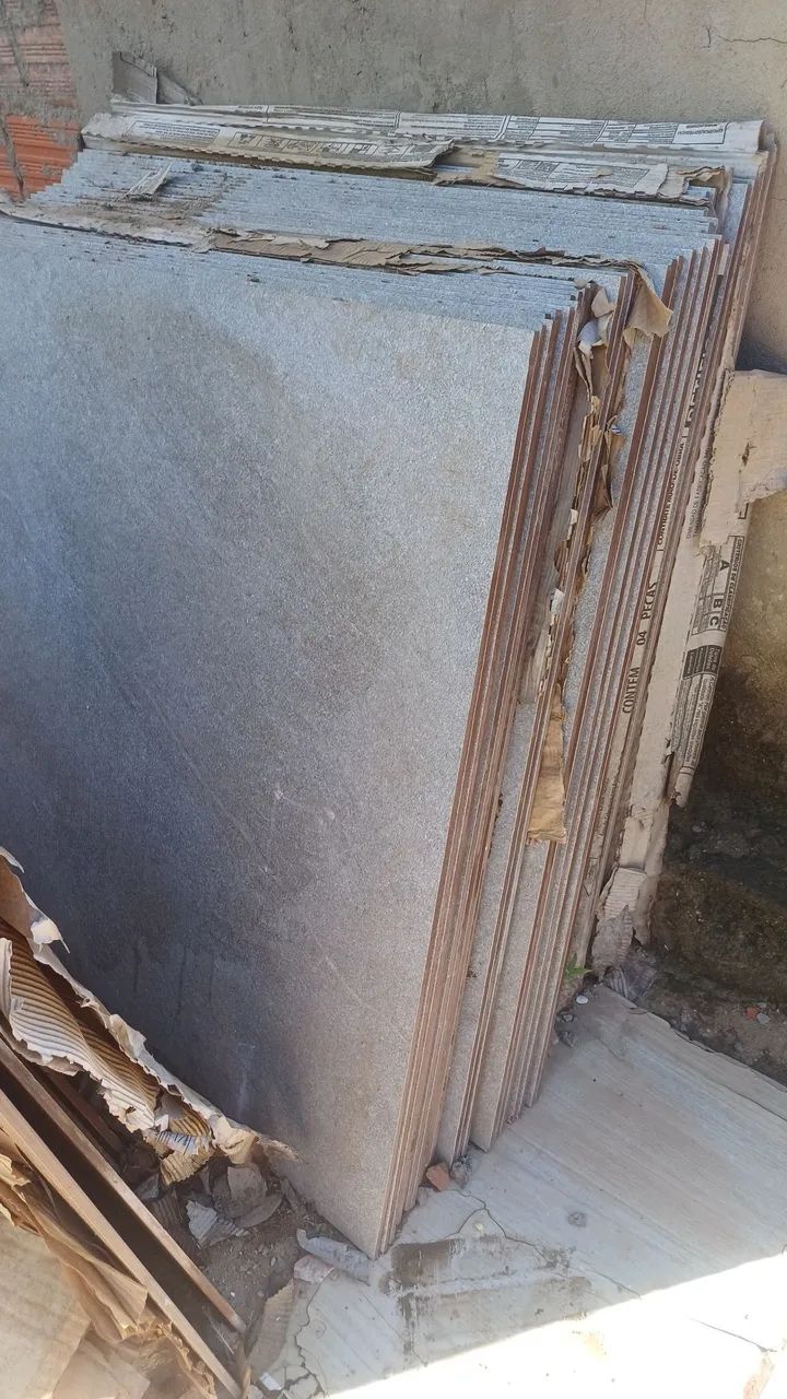 Piso ceramica 83cm x 83cm - Foto 2