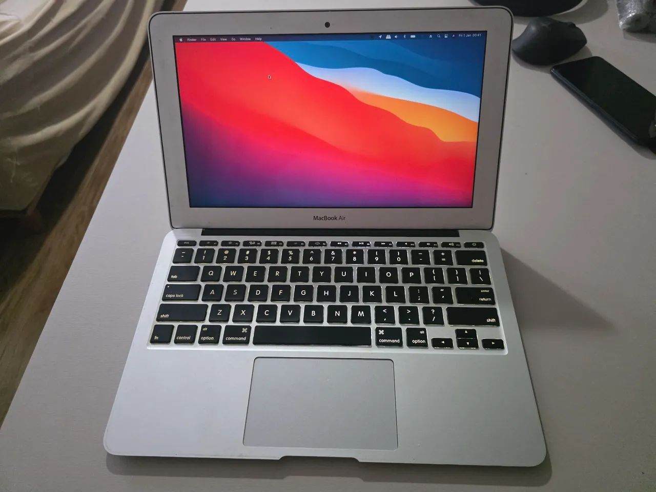 MacBook本体 Apple MacBook Air A1465 MacBook Air (11 polegadas, início de 2015) - Especificações