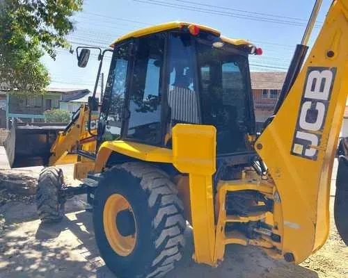 Retroescavadeira JCB 2018