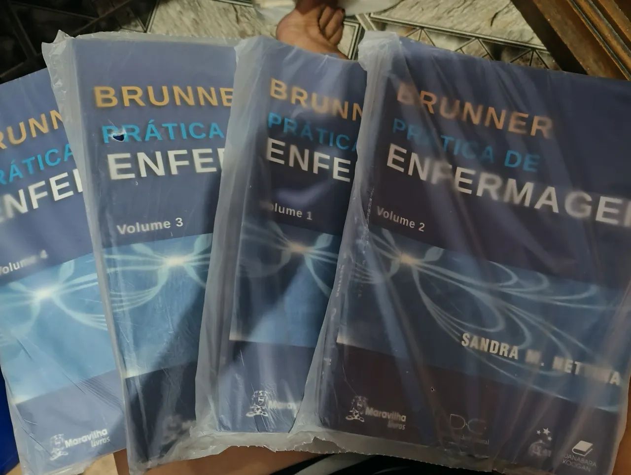 Brunner - Prática de Enfermagem - Volumes 1, 2 ,3e4