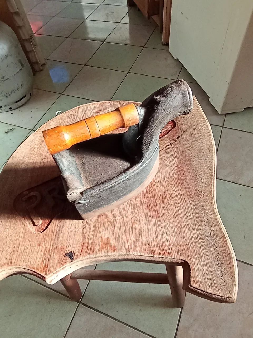 Ferro de passar roupa antigo  - Foto 5