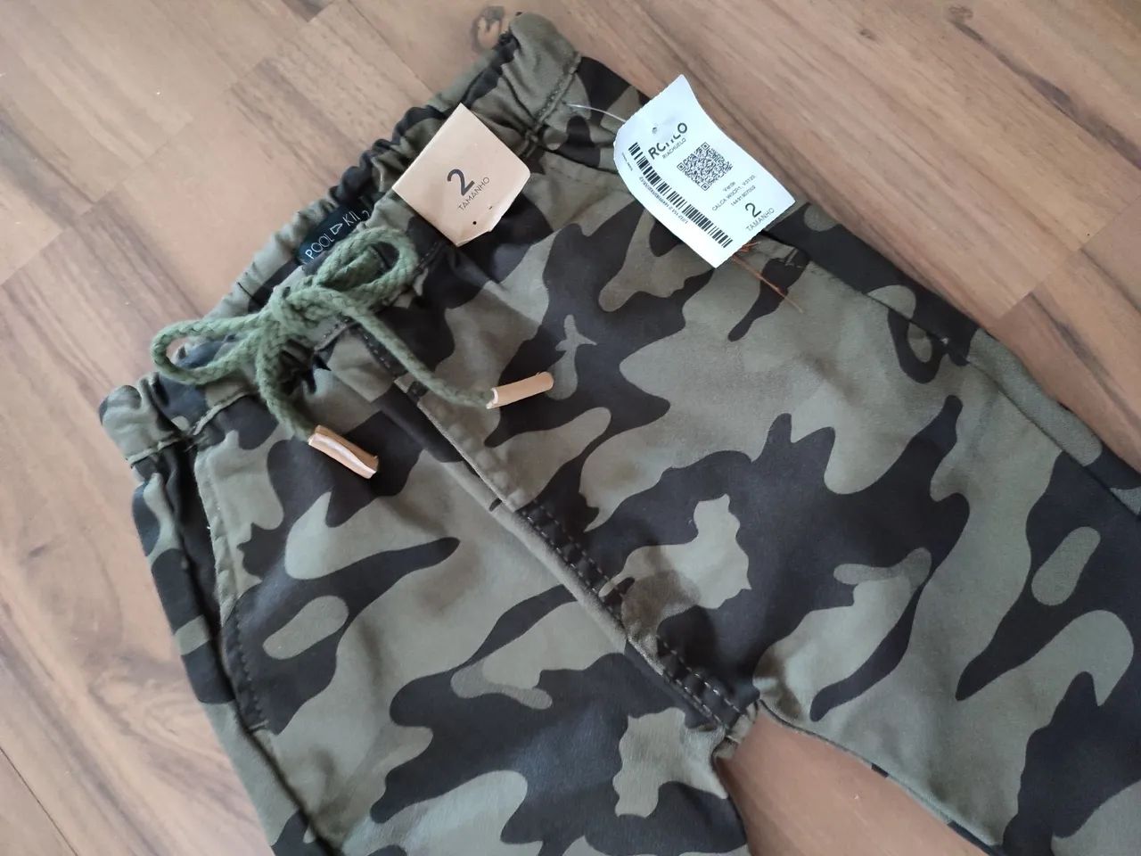 Calça infantil camuflada Tamanho 2 anos  Nova -   valor da loja 79,90  - Foto 3