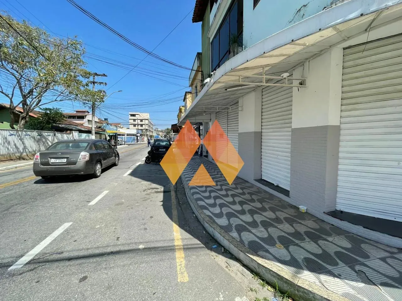 Loja de Esquina c/ 53m² + 01 banheiro situada no Miramar!!