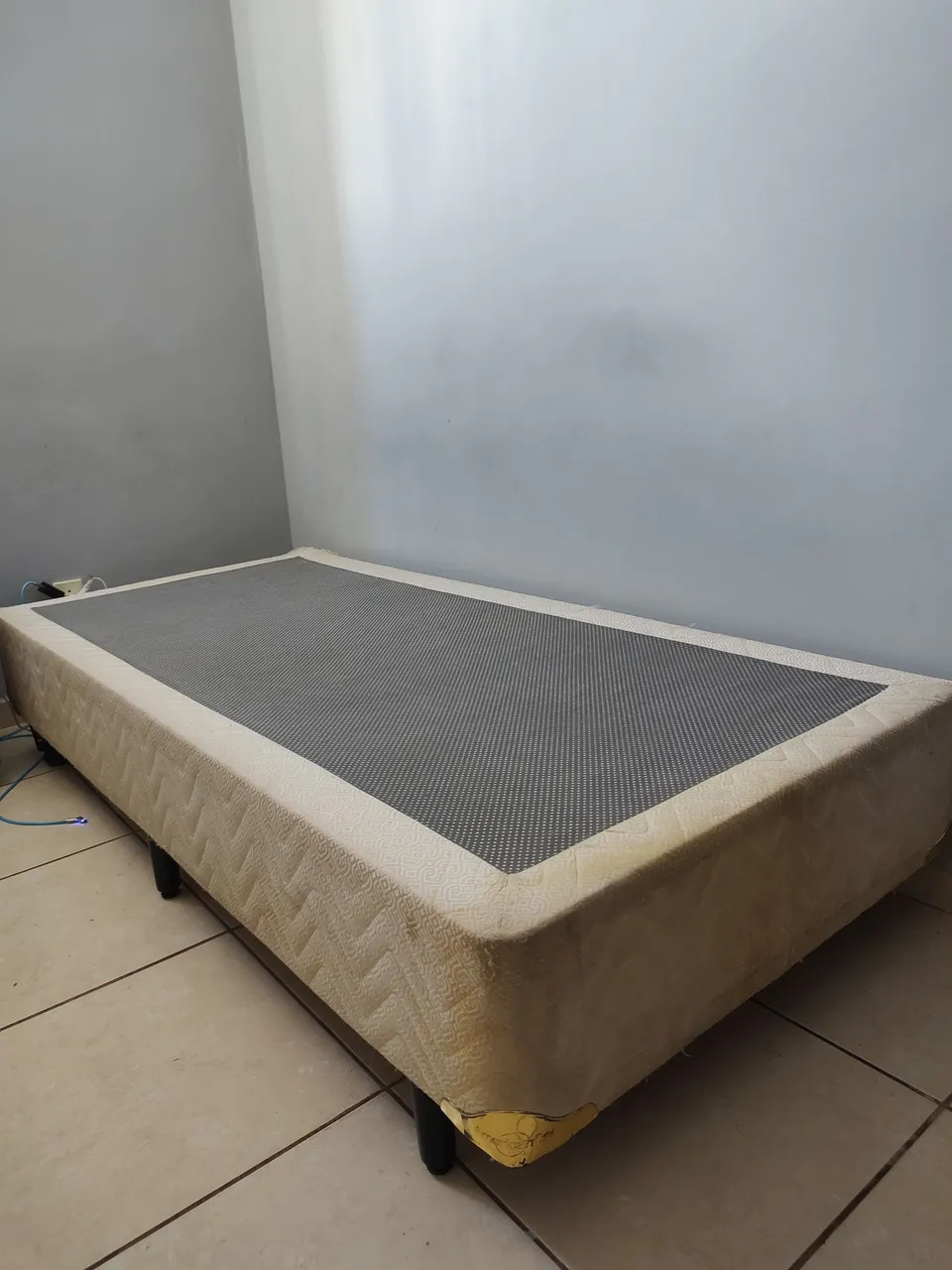 Box de cama solteiro