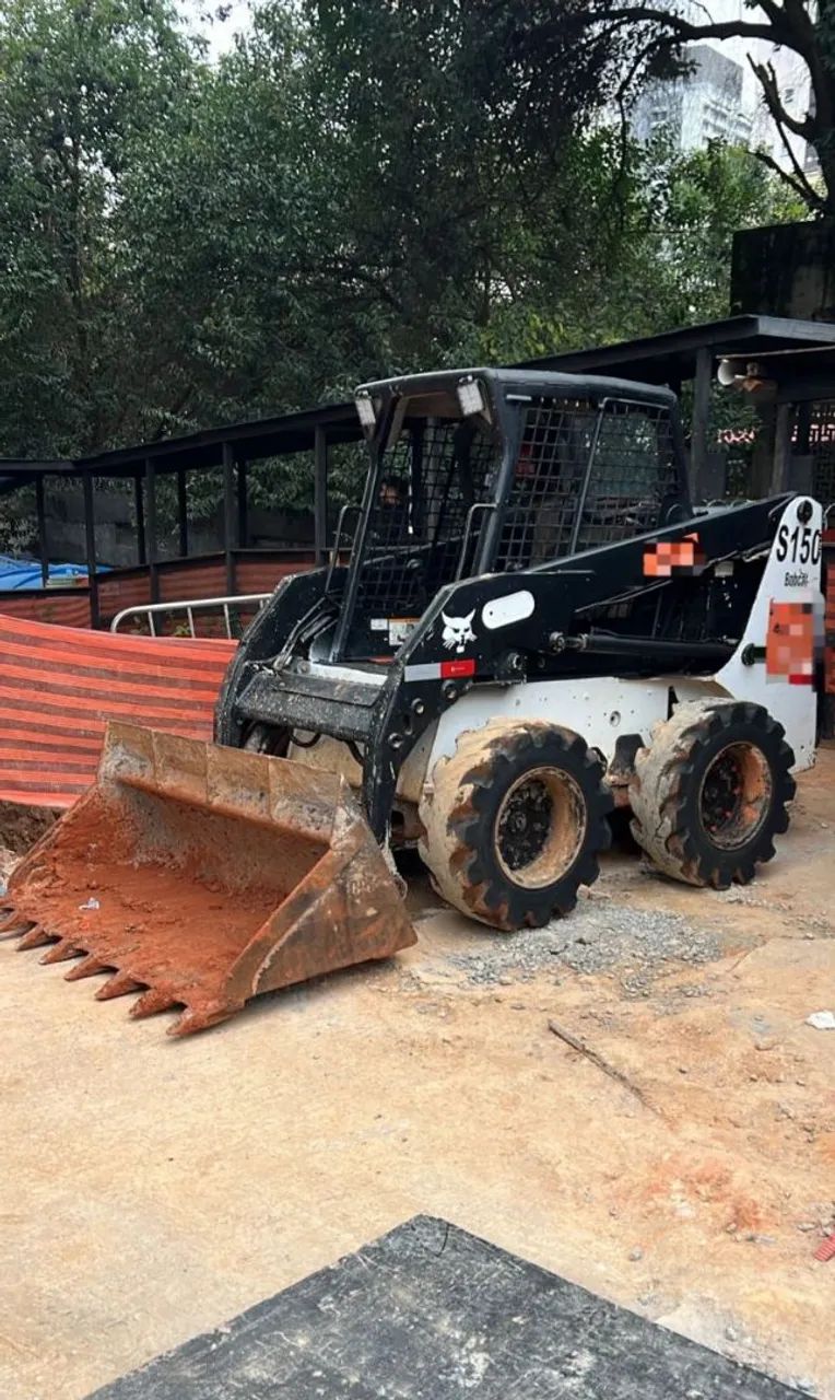 Mini escavadeira Bobcat S150 
