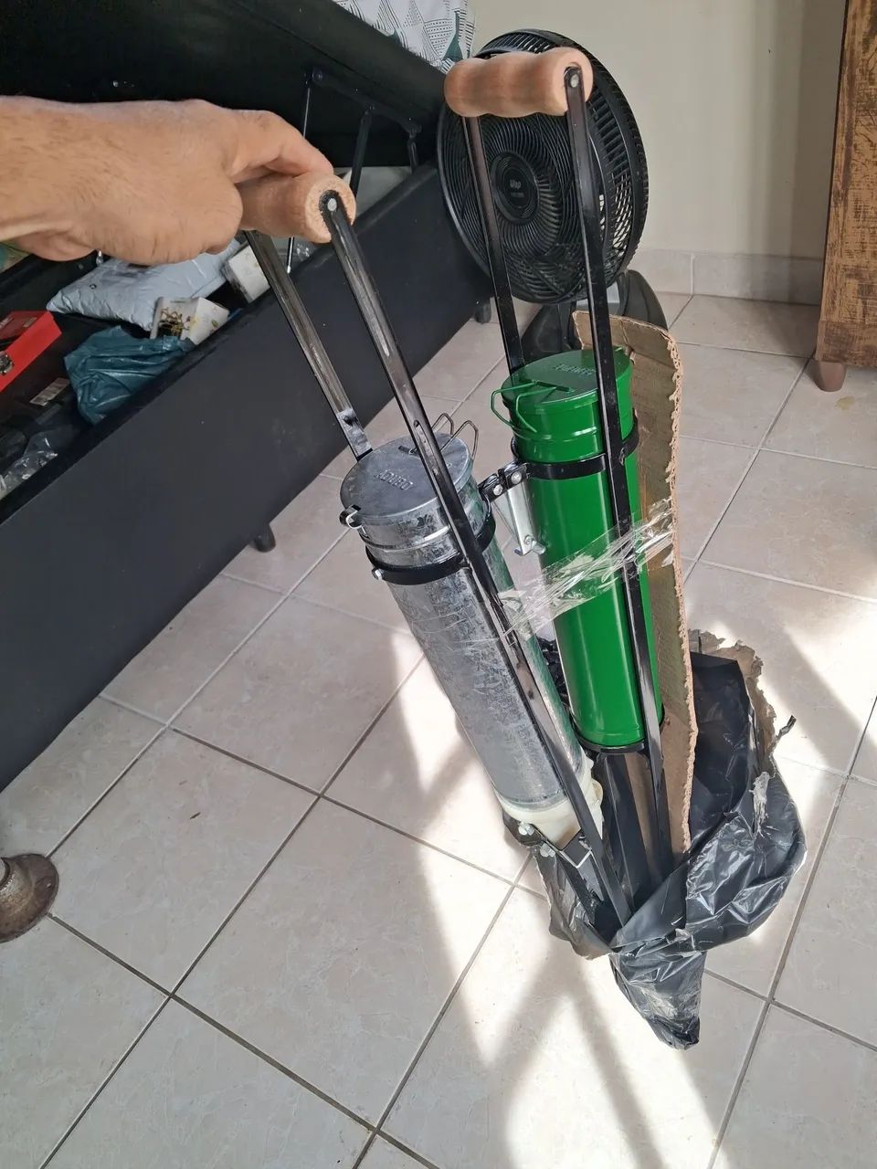 Adubadeira manual Krupp - Foto 2