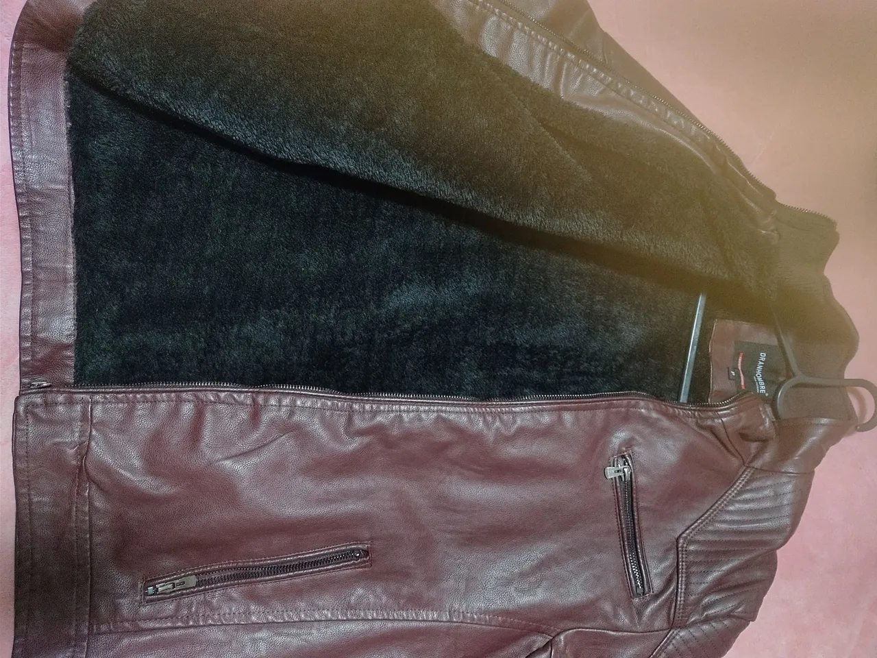 Jaqueta de Couro com Forro de Pelúcia - Conforto e Estilo
