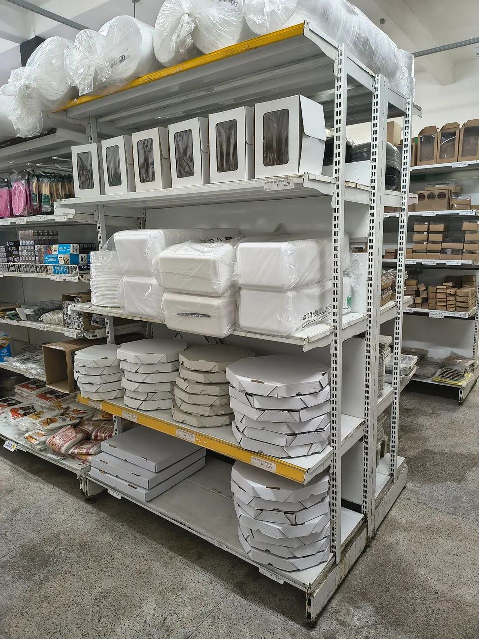 Prateleiras e Expositores para Comércio