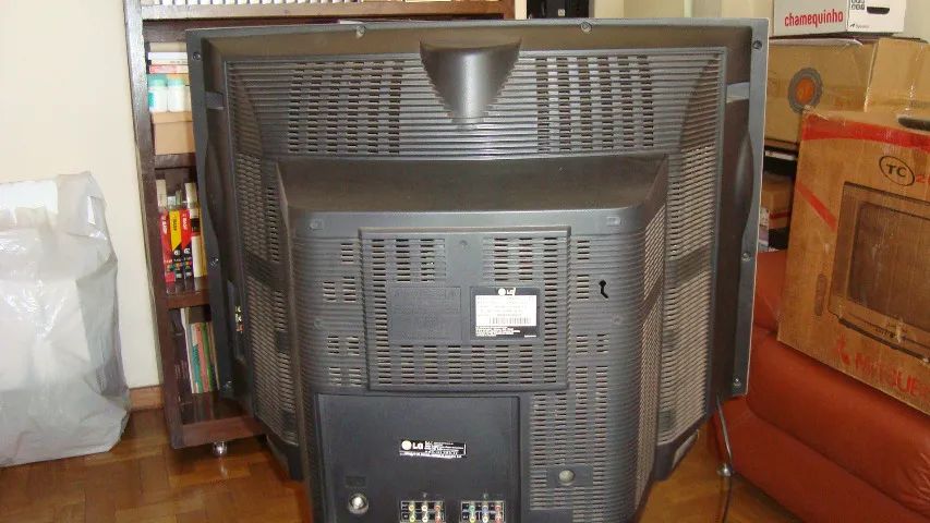 LG Ultra Slim 29 Polegadas Xd / Tv De Tubo Usada / Em Bom Estado - Foto 3