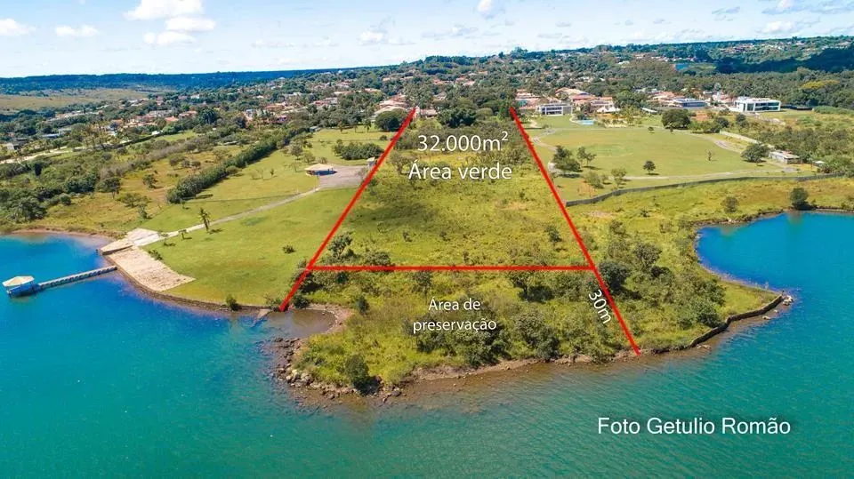 PONTA DE PICOLÉ COM ACESSO AO LAGO