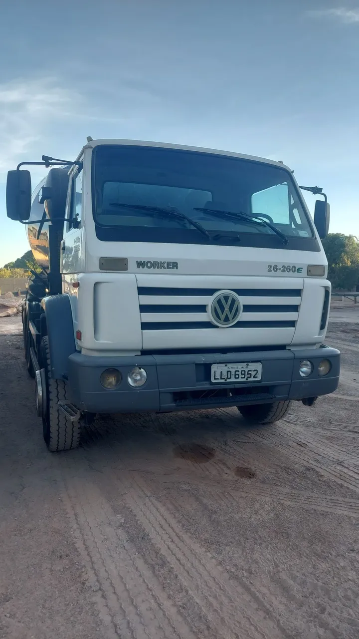Caminhão betoneira VW 26260e