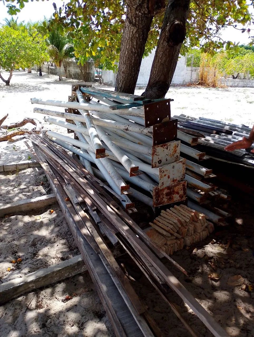 ESTRUTURA METÁLICA PARA GARAGEM. - Foto 2