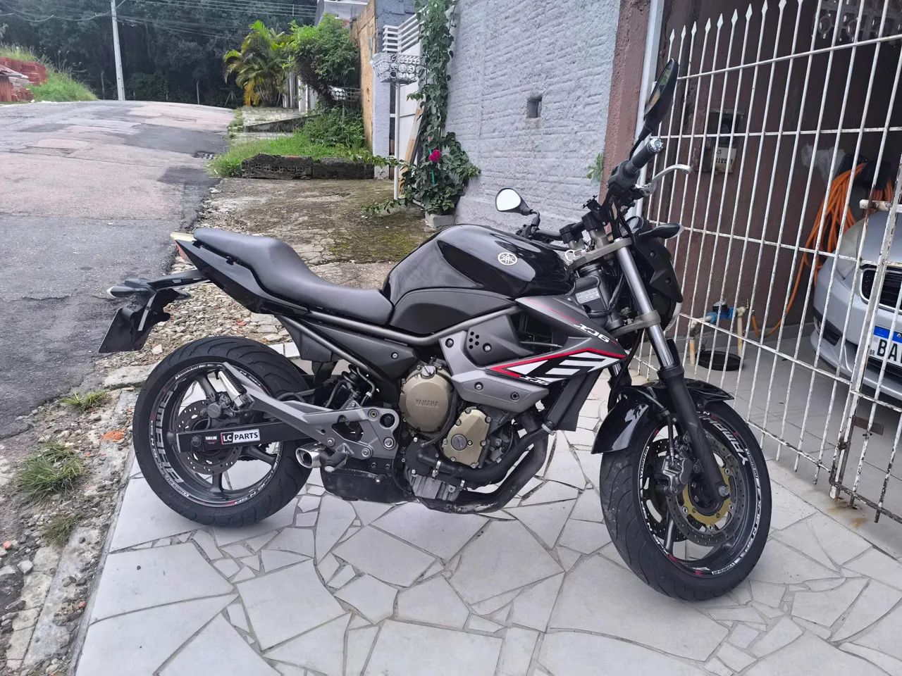 Xj6 - Vendo- bom estado aceito troca - parcelo no cartão 