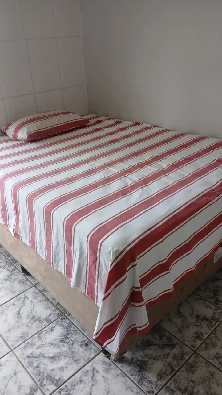 Aluga-se um quarto mobiliado no riacho fundo 1 em uma boa localização.