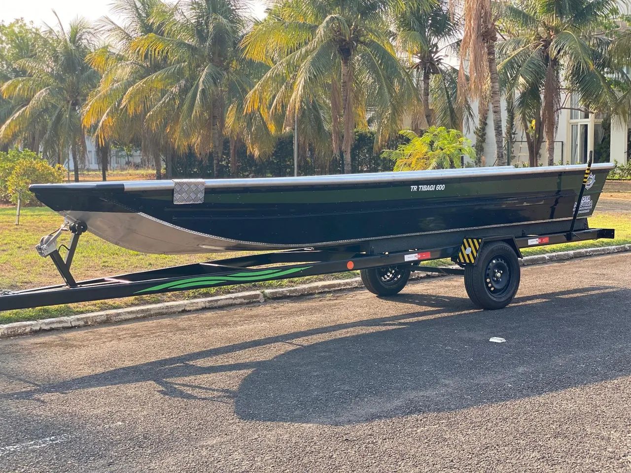 Conjunto Barco borda flutuante 6 mtrs e carretinha  - Foto 5