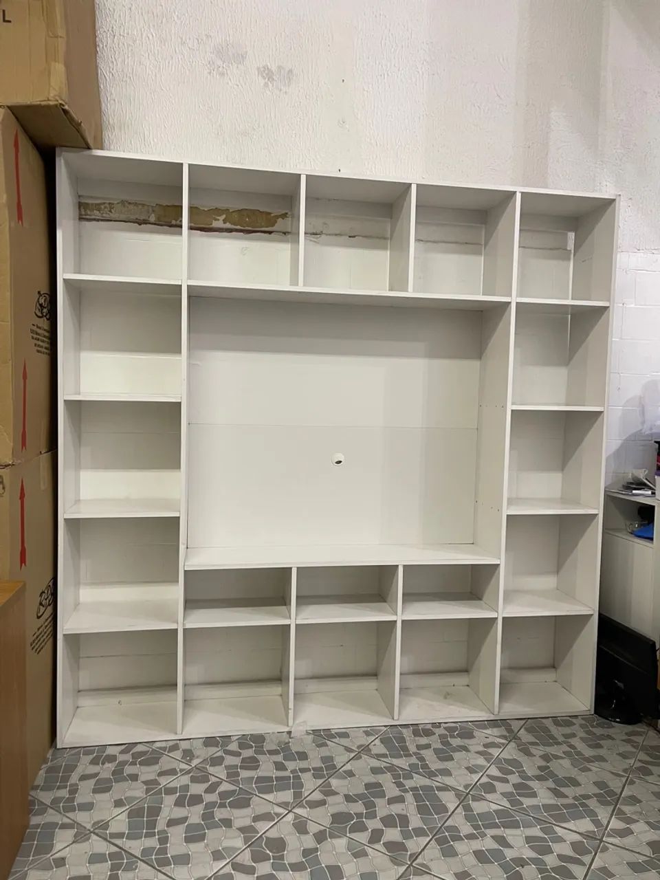 Estante branca celula da Tok&Stok 