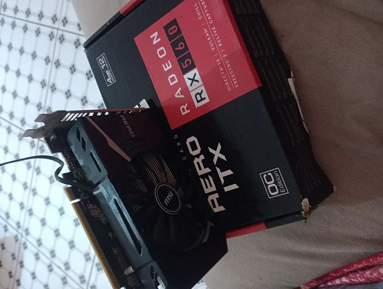 Placa de Vídeo MSI Radeon RX 560 Aero ITX OC Edition