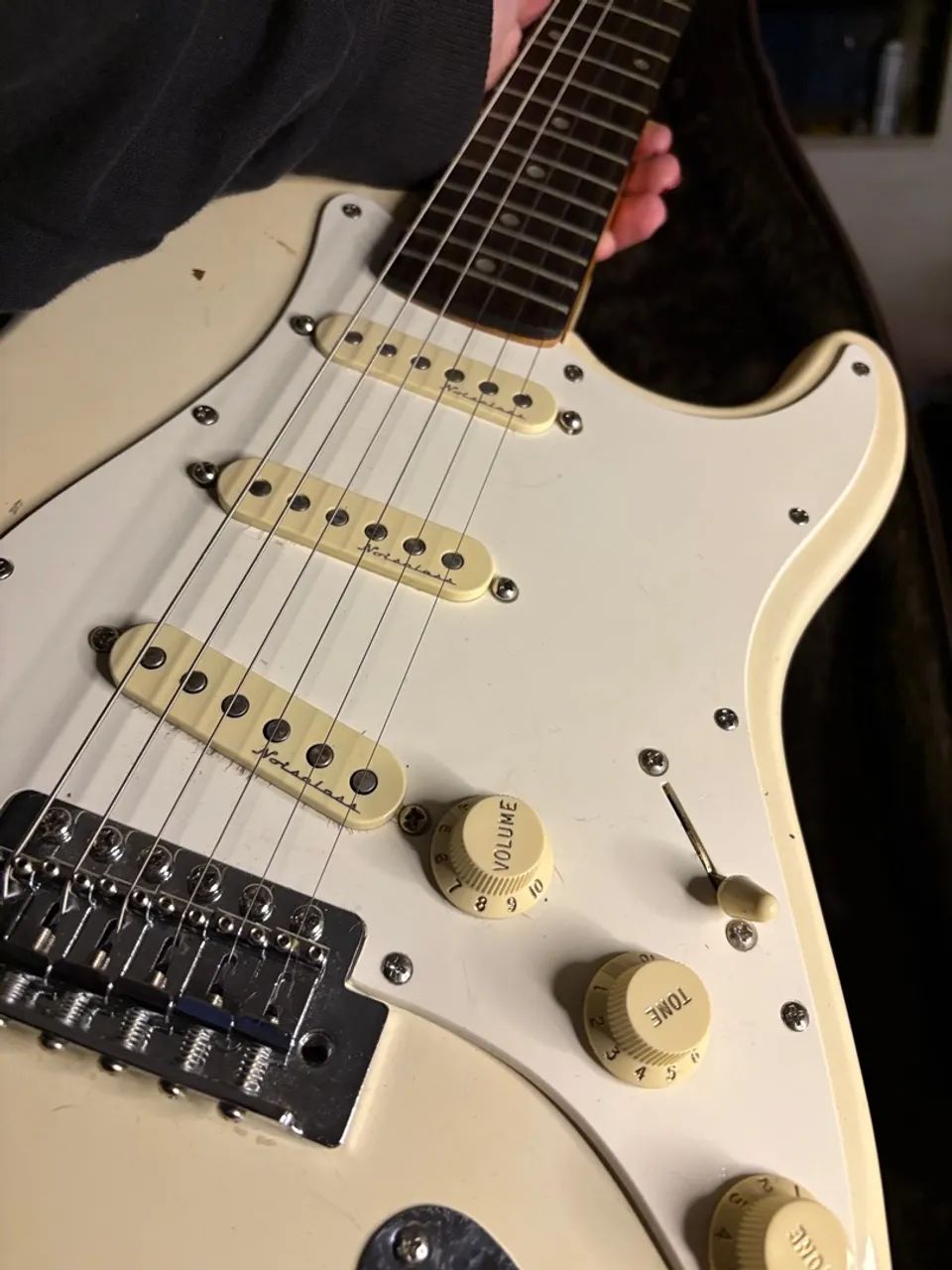 Guitarra Captadores Noiseless Fender Recondicionada - Squier - Foto 2
