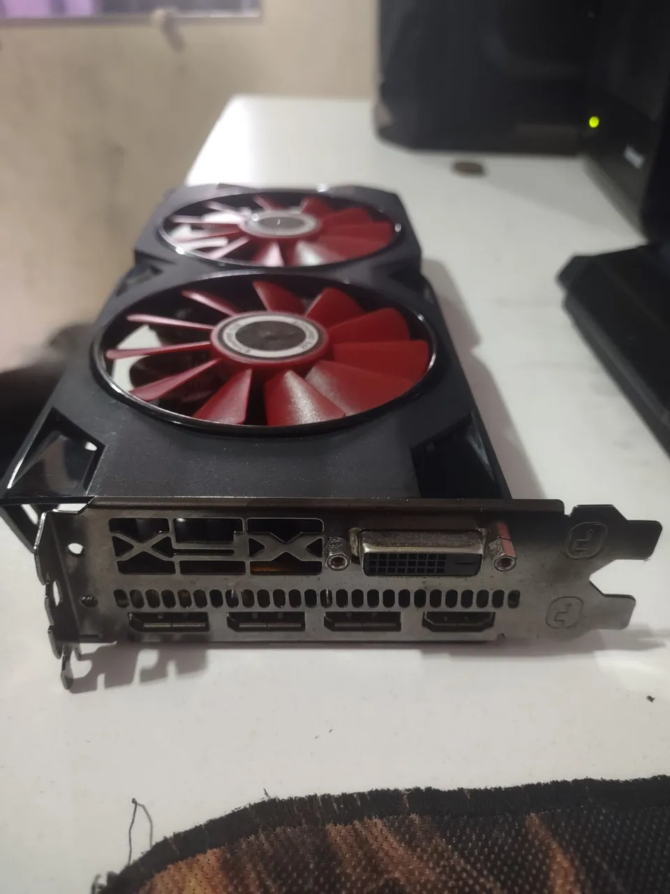 Placa de Vídeo XFX Radeon RX 570 4gb Series