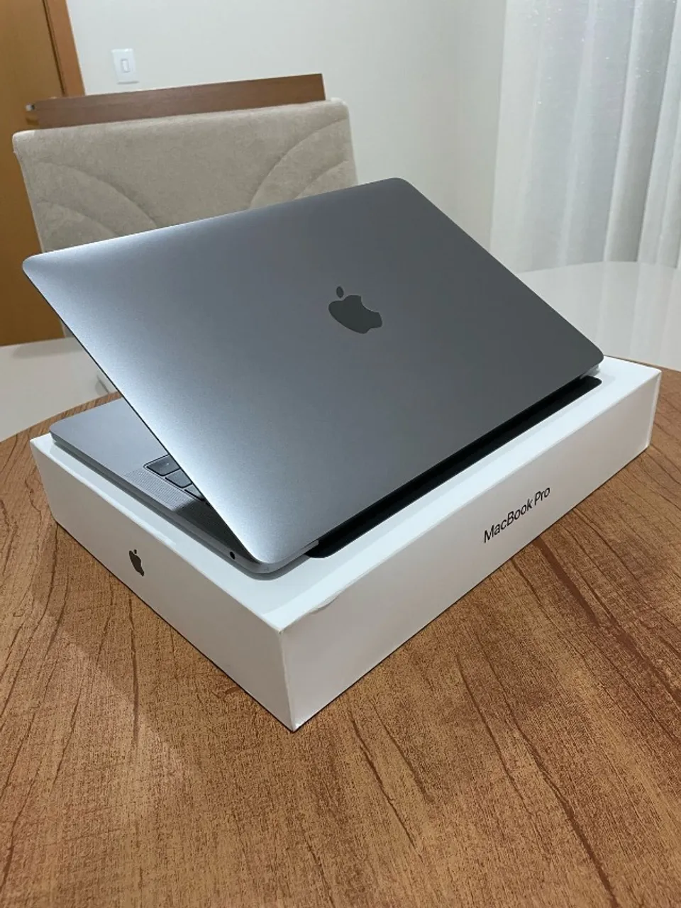 Apple Macbook Pro 2019 Intel Core i5 2.4GHz, 8GB, SSD 256GB