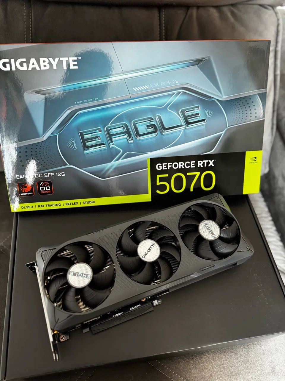 RTX 5070 GIGABYTE EAGLE SFF OC 12GB  - Foto 4
