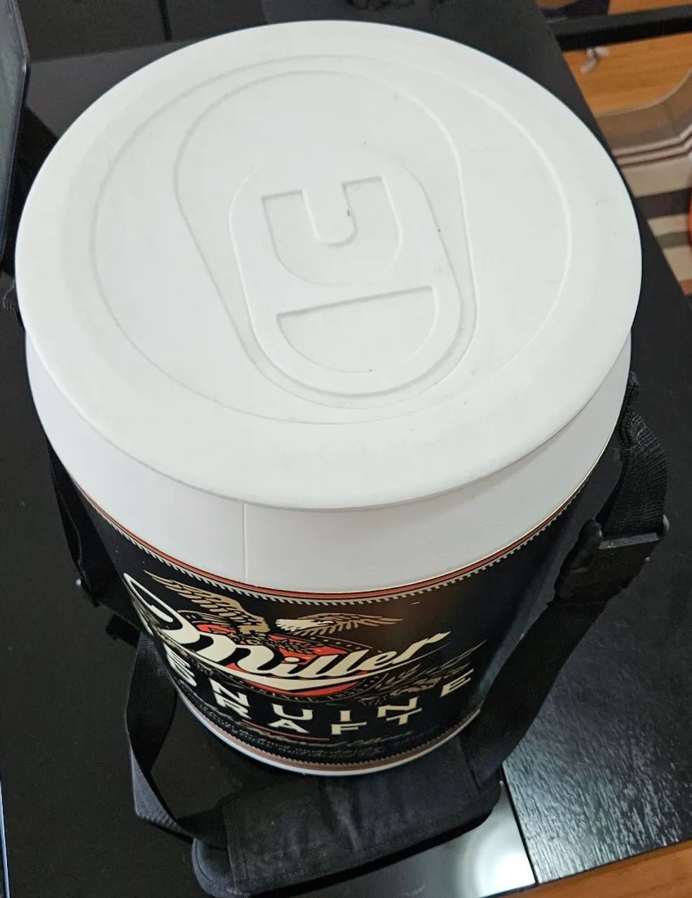 Cooler portátil Miller Genuine Draft 24 latas com alça - prático e com grande capacidade - Foto 3