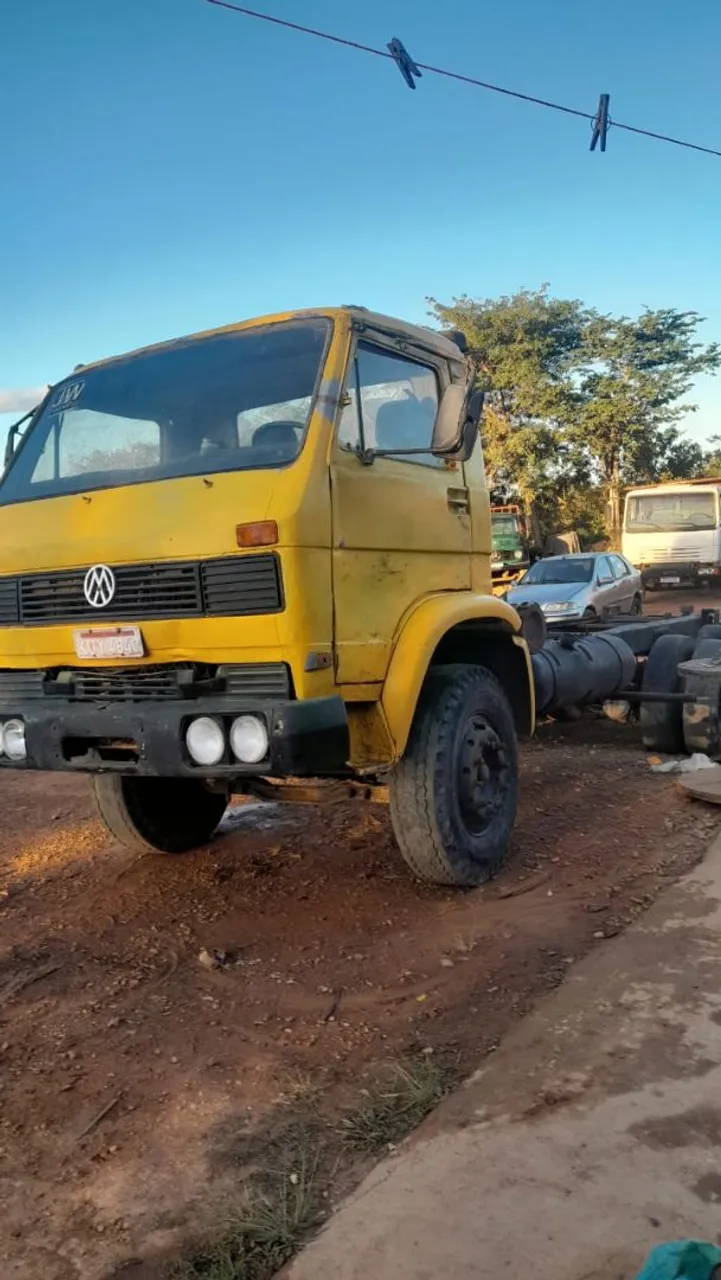 Vendo caminhão VW 13130 no chassis ou basculante