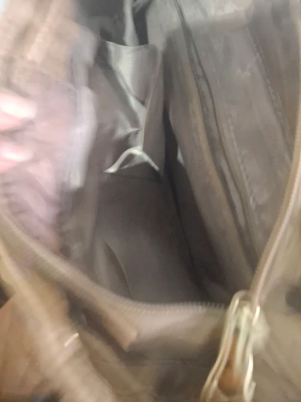 Mochila vira bolsa bege com spikes medio - Foto 4