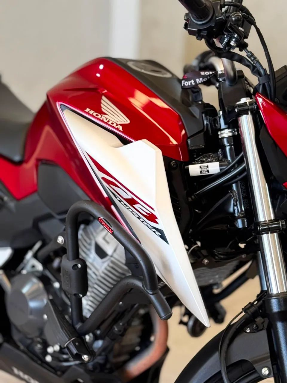 CB 300F 2026 - Foto 3