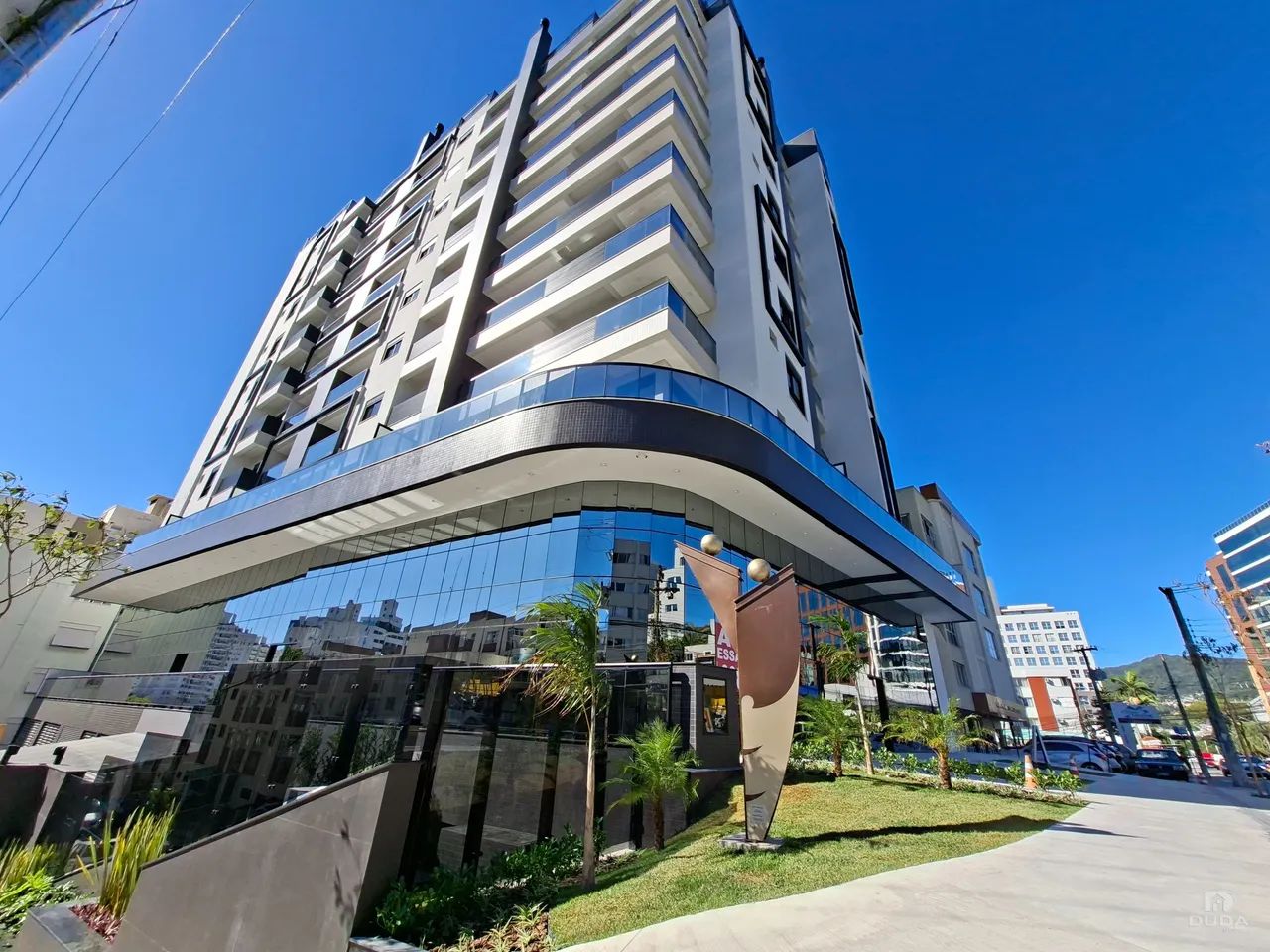Apartamento 2 suítes para alugar na Trindade