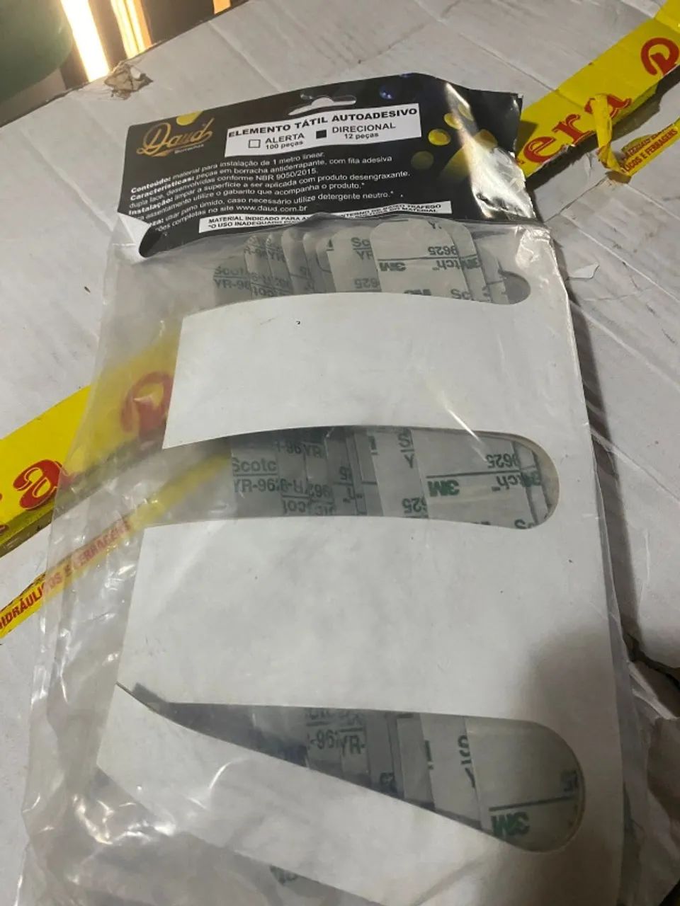 Elementos Táteis Autoadesivos