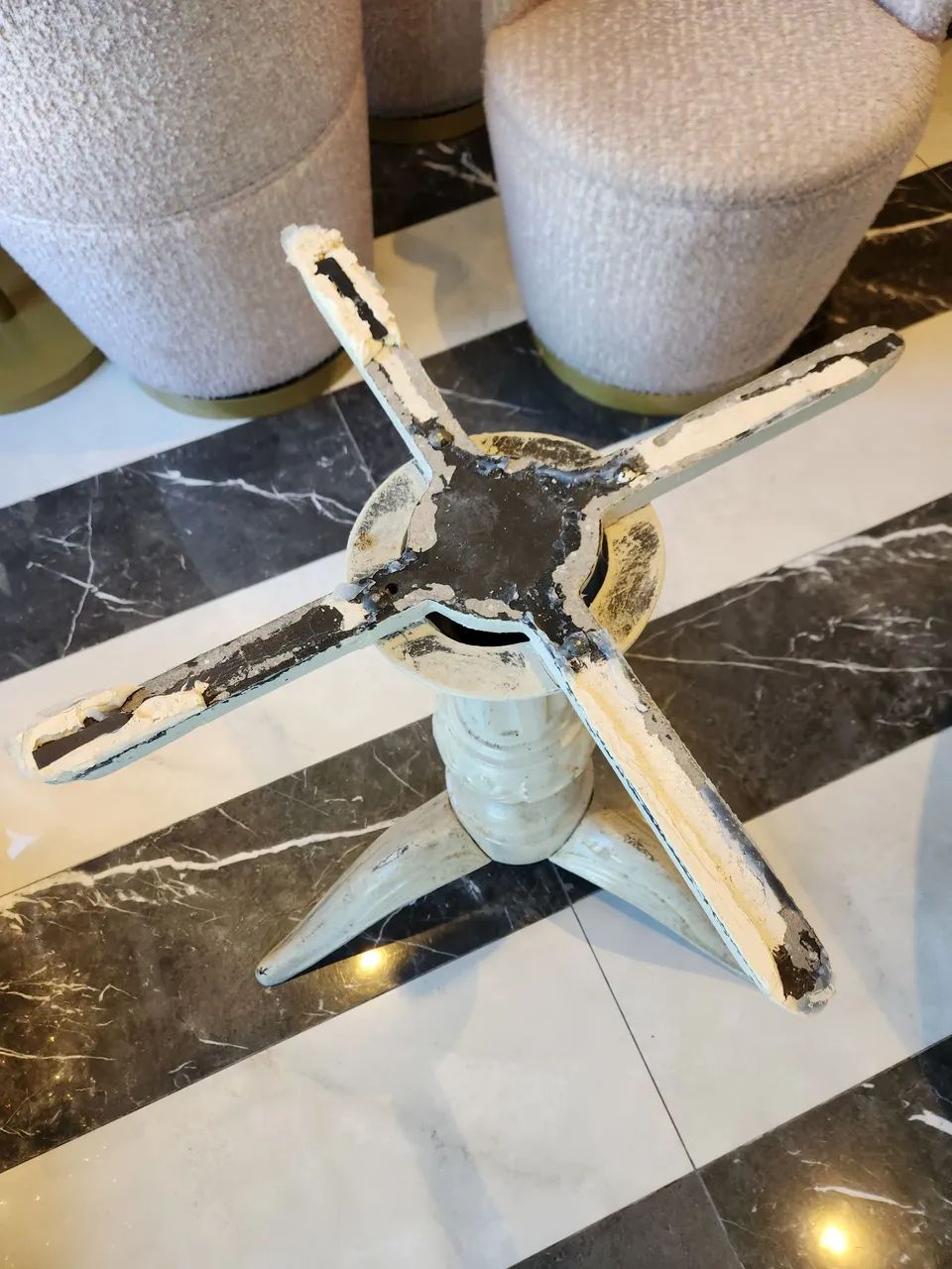 Pé de mesa ferro fundido pintado de branco - Foto 2