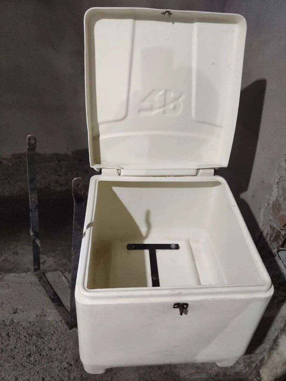 Vendo um Baú para moto