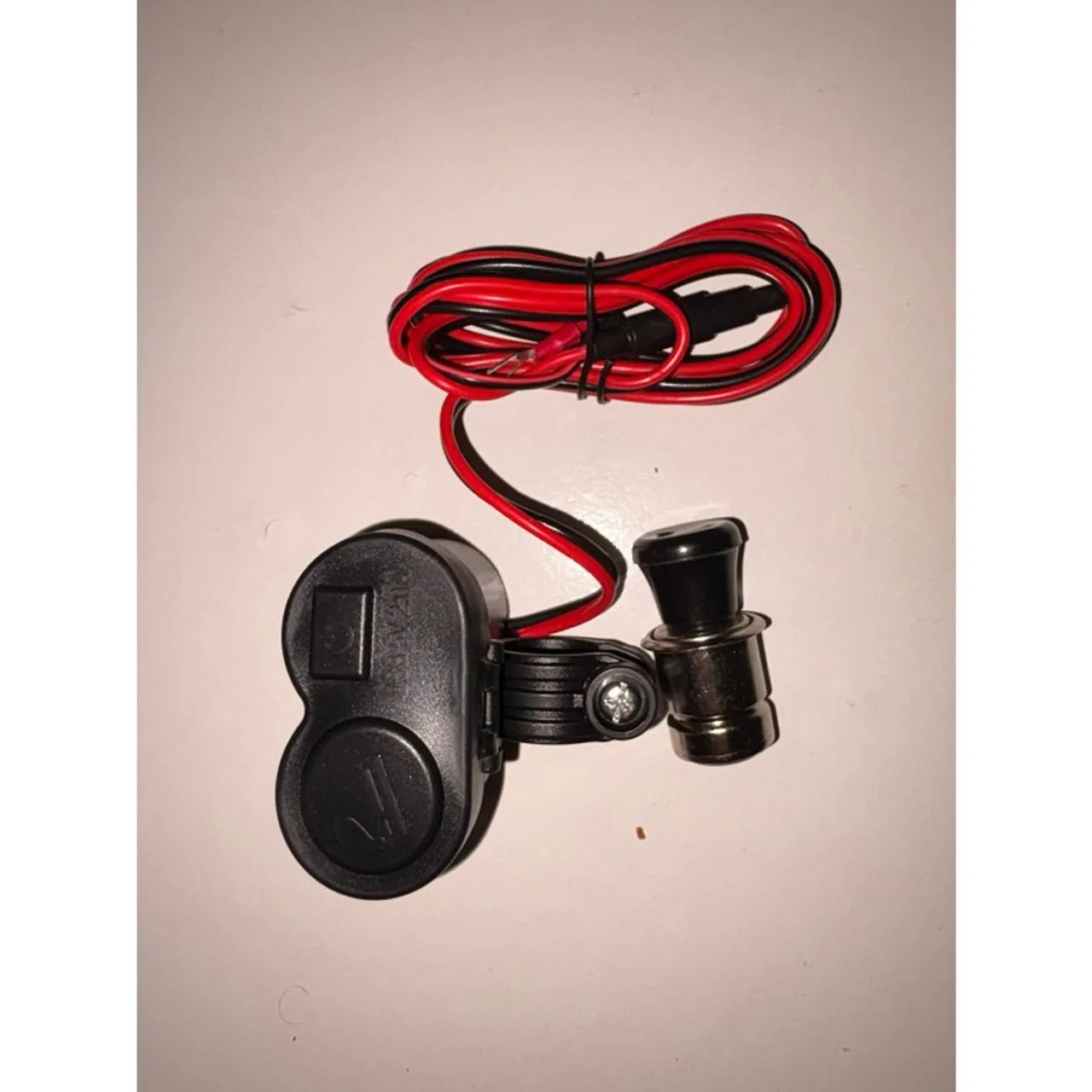 Carregador USB 2 em 1 com acendedor para moto - Foto 3
