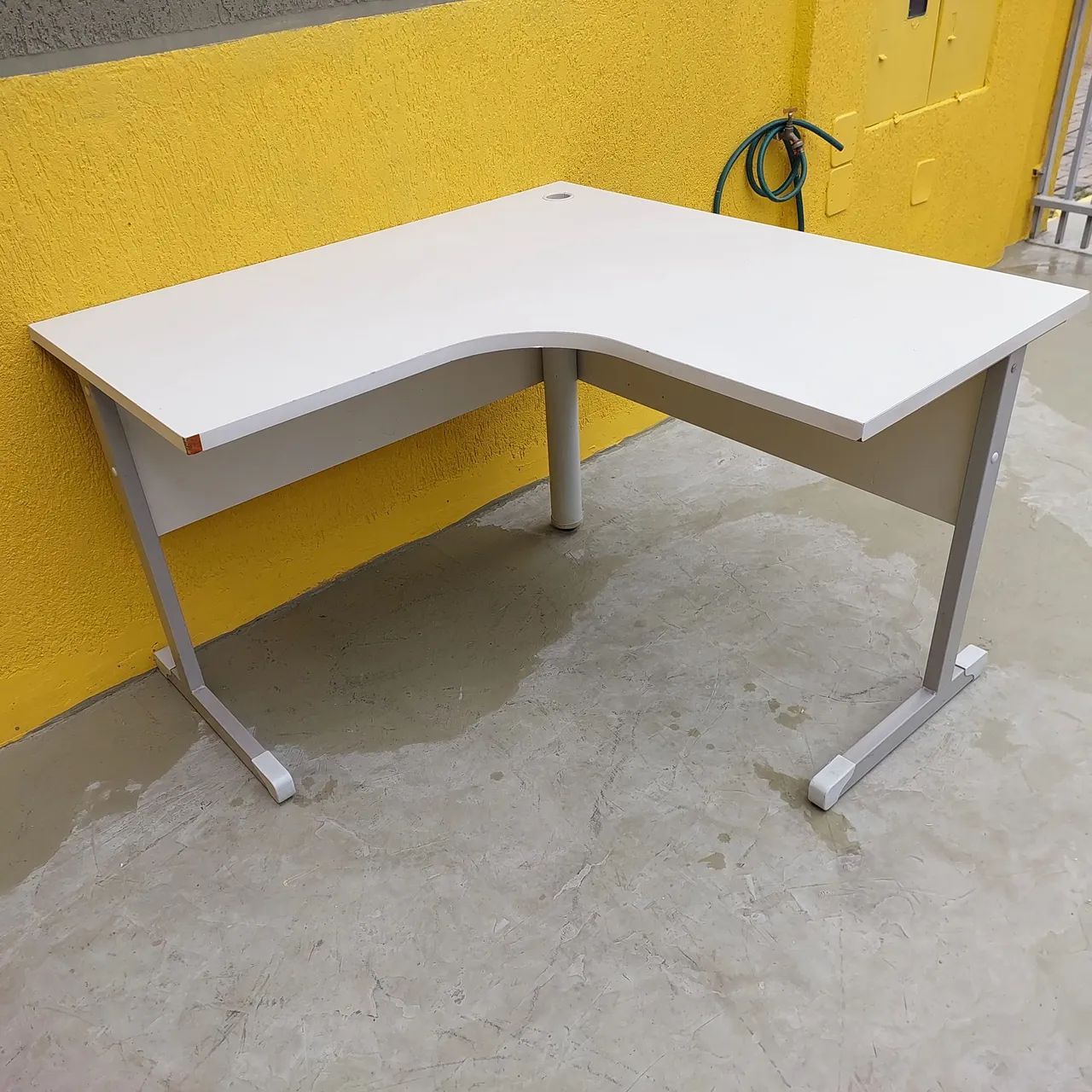 Mesa escritório em L - Foto 2